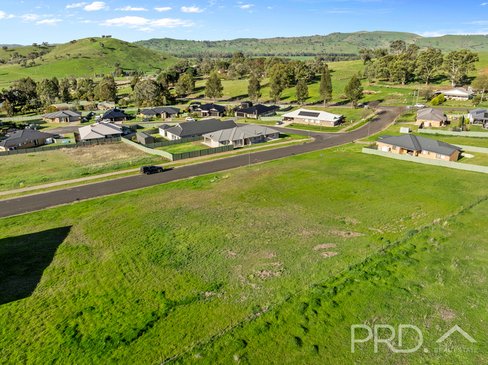 27 Lawson Drive, GUNDAGAI NSW 2722