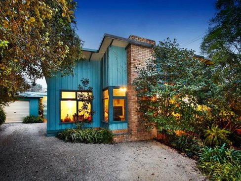 27 Manniche Avenue Mont Albert North 3129