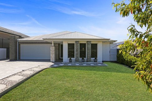 27 McKelly Street, HORSLEY NSW 2530