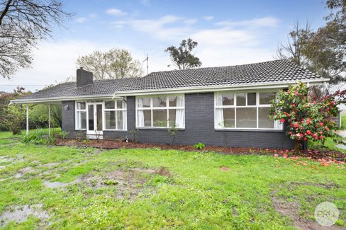 27 Murray Street, SNAKE VALLEY VIC 3351