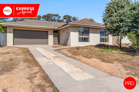 27 Nabilla Cres, STRATHDALE VIC 3550