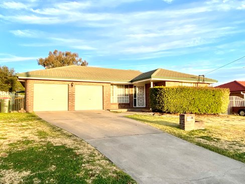 27 Nancy Street, TAMWORTH NSW 2340