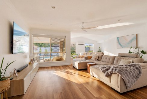 27 Ottelia Drive, Elanora QLD 4221