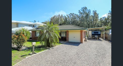 27 Taylor Road, TAYLORS BEACH NSW 2316