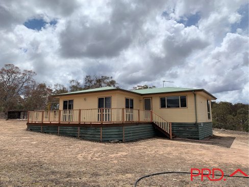 27 The Glen Road, MANAR NSW 2622