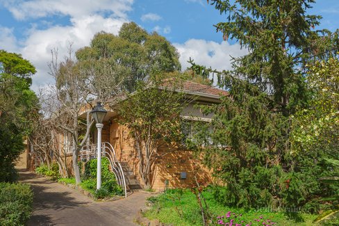 27 The Moor  Balwyn North 3104