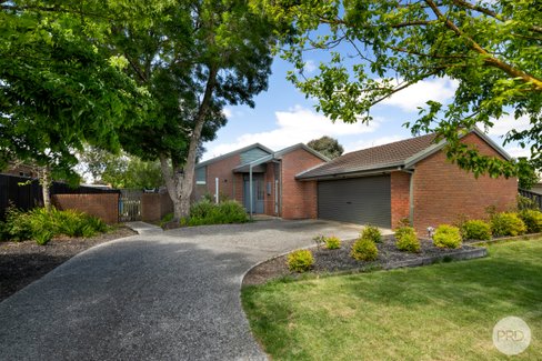 27 Towong Street, ALFREDTON VIC 3350