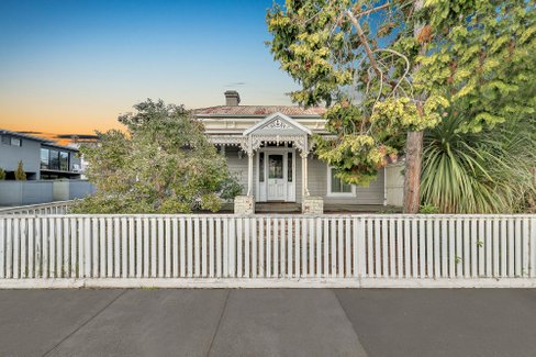 27 Villamanta Street Geelong West 3218