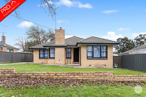 27 Wilson Street, LONG GULLY VIC 3550