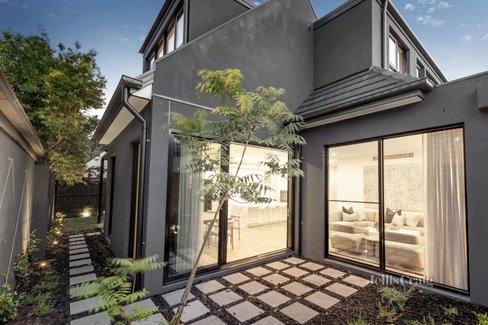 2 71 Burke Road Malvern East 3145