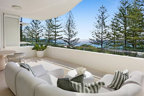 27/106 The Esplanade, Burleigh Heads QLD 4220