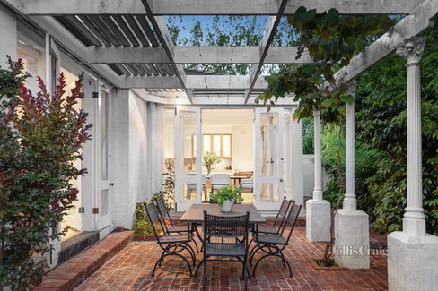 2 714 Orrong Road Toorak 3142