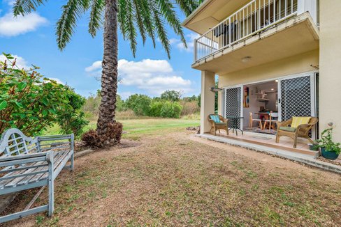 27/24 Pandanus Drive, CANNONVALE QLD 4802