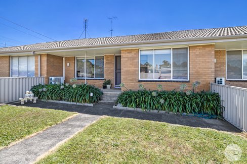 2/749 Geelong Road, CANADIAN VIC 3350