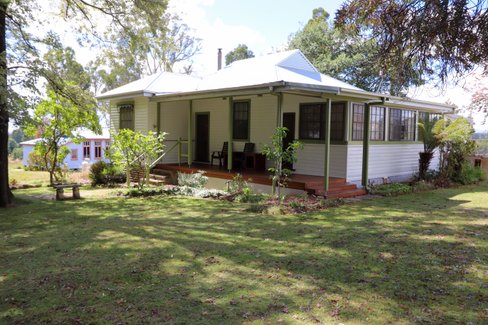 2752 Batlow Road, KUNAMA NSW 2730