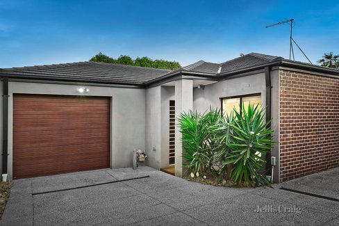 2/76 Blamey Street Bentleigh East 3165