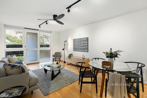 2 76 Haines Street North Melbourne 3051