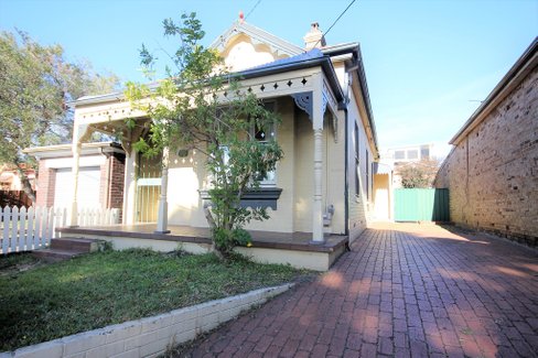 276 Railway Parade, CARLTON NSW 2218