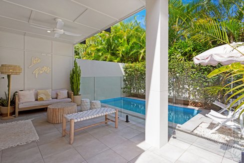 2/76 Seagull Avenue, Mermaid Beach QLD 4218