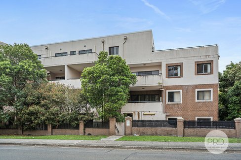 27/74-80 Woniora Road, HURSTVILLE NSW 2220