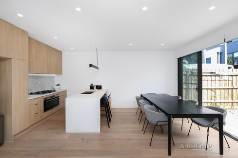 27/92 New Street South Kingsville 3015