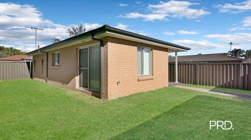27A Augusta Pl, St Clair NSW 2759