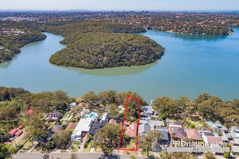 28 Boronia Parade, LUGARNO NSW 2210