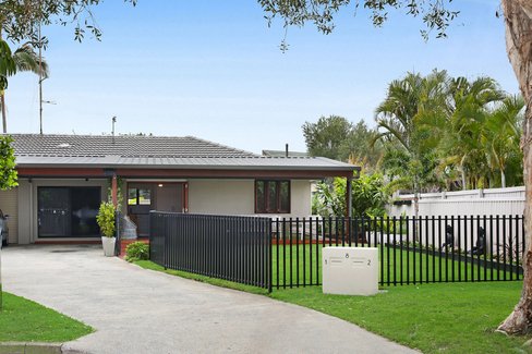 2/8 Cantwell Court, Miami QLD 4220