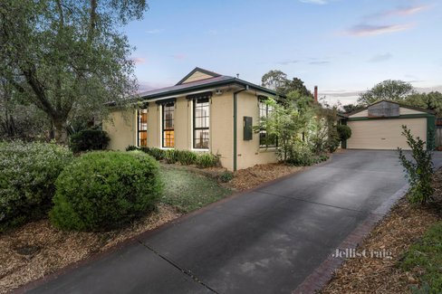 28 Churchill Drive Mooroolbark 3138