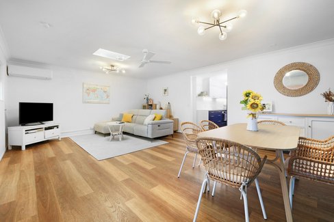 2/8 Crisp Court, MIAMI QLD 4220