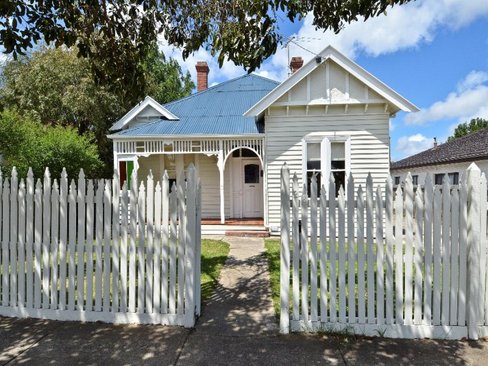 28 Evans Street Belmont 3216