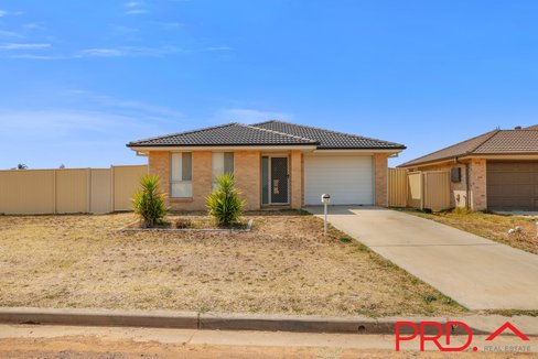 28 Flemming Crescent, TAMWORTH NSW 2340