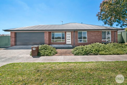 28 Giffard Street, MINERS REST VIC 3352