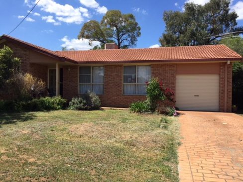 28 Glengarvin Drive, TAMWORTH NSW 2340