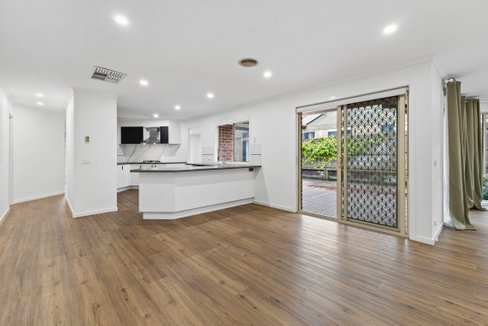 28 Hasluck Crescent Lynbrook 3975