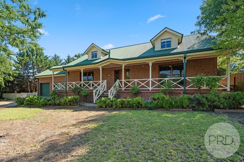 28 Lakehaven Drive, LAKE ALBERT NSW 2650