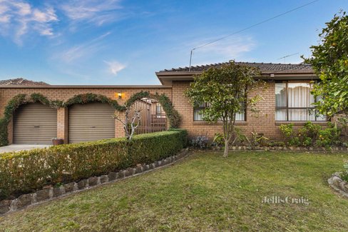 28 Leatherwood Crescent Wheelers Hill 3150