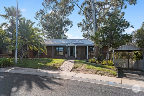 28 Magellan Crescent, KANGAROO FLAT VIC 3555