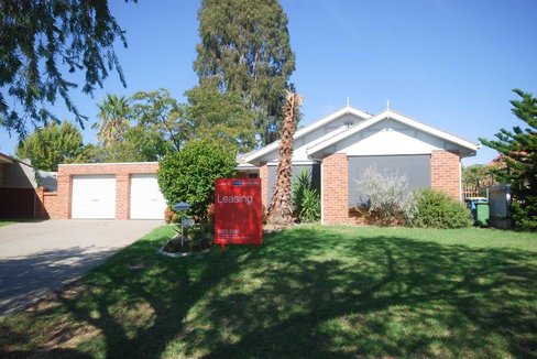 28 Nardoo Street, GLENFIELD PARK NSW 2650