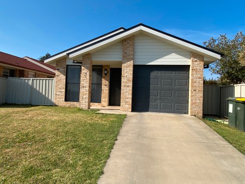 28 Orley Drive, TAMWORTH NSW 2340