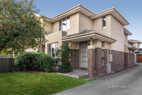 2 8 Panorama Street Clayton 3168