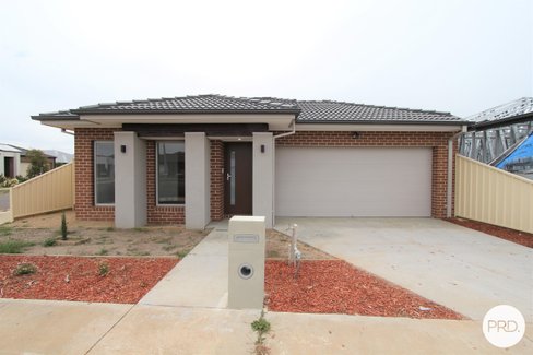 28 Presentation Boulevard, WINTER VALLEY VIC 3358