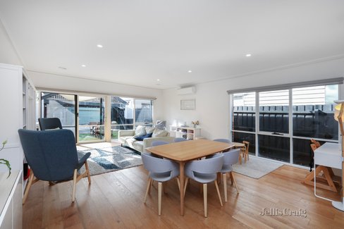 28 Russell Place Williamstown 3016