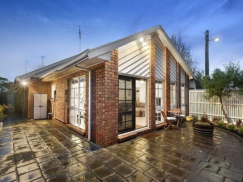 2 8 Thomas Street Port Melbourne 3207