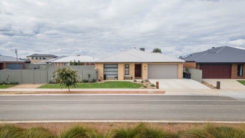 28 Westwood Drive, MOOROOPNA VIC 3629