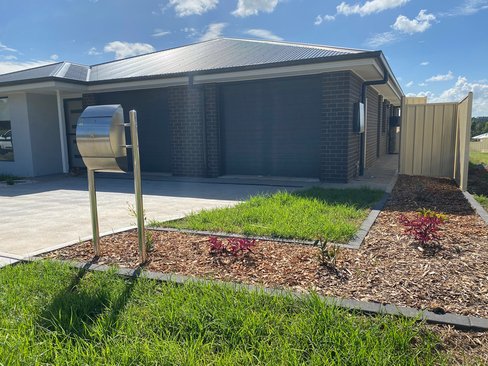 2/8 Wyla Street, Bellbird