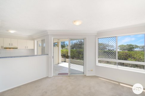 2/80 Pacific Parade, BILINGA QLD 4225