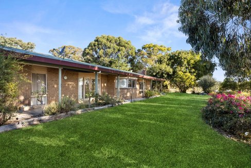 283 Blackhill Road  Kyneton 3444