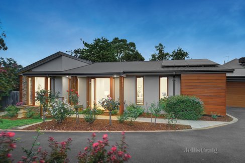 2/84 Mountain View Road Montmorency 3094