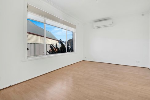 2/8a Danin Street Pascoe Vale 3044